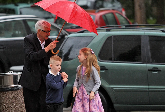 Poslijepodne u Hercegovini naoblaka s kišom i pljuskovima
