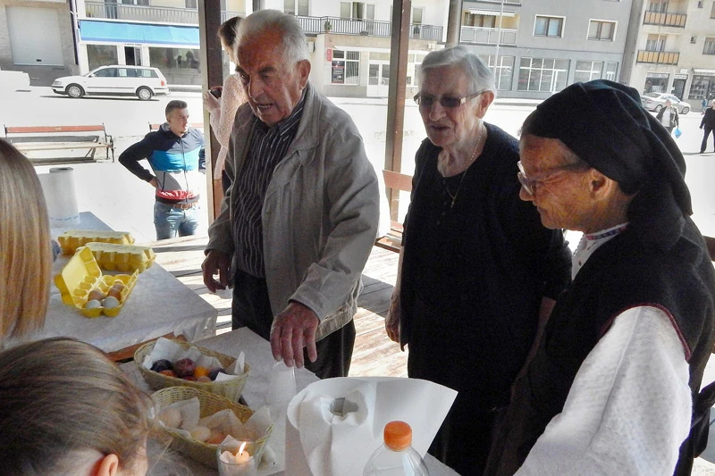 U Prozoru održana radionica tradicionalnog šaranja uskrsnih pisanica