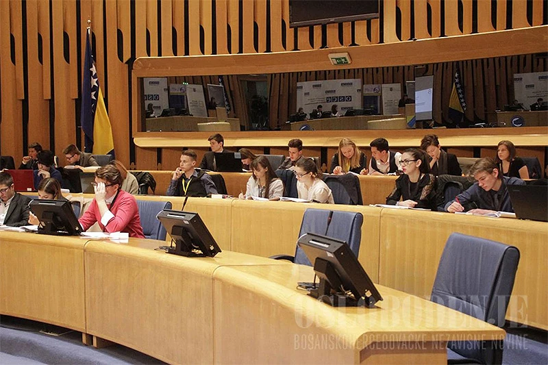 Politička debata srednjoškolaca i studenata: Mladi kao rješenje problema u BiH