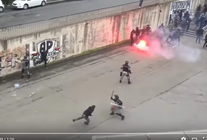 VIDEO | Tučnjava navijača ispred stadiona Partizana