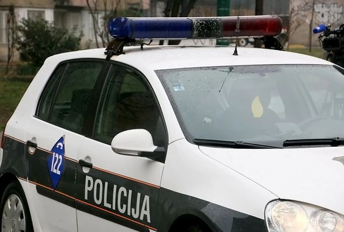 Krali predmete s nadgrobnih spomenika, među njima i maloljetnik