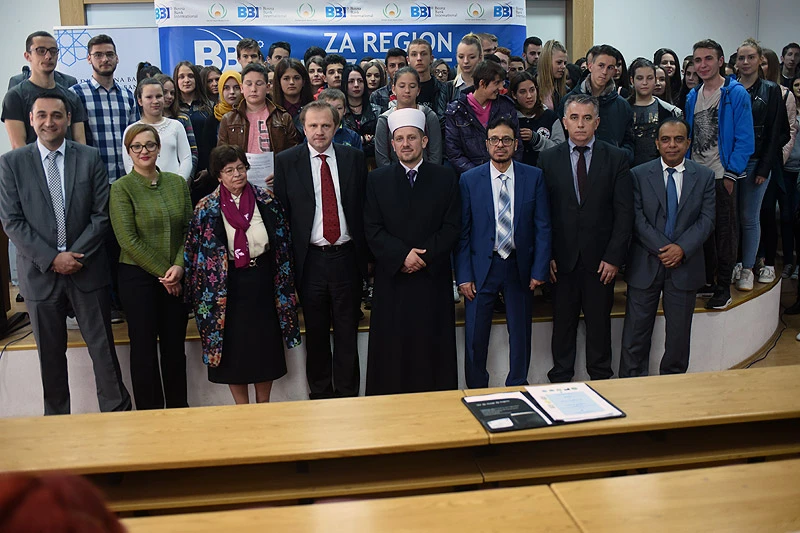 U Mostaru uručeno 100 BBI stipendija iz Fonda Sheikh Saleh Kamel