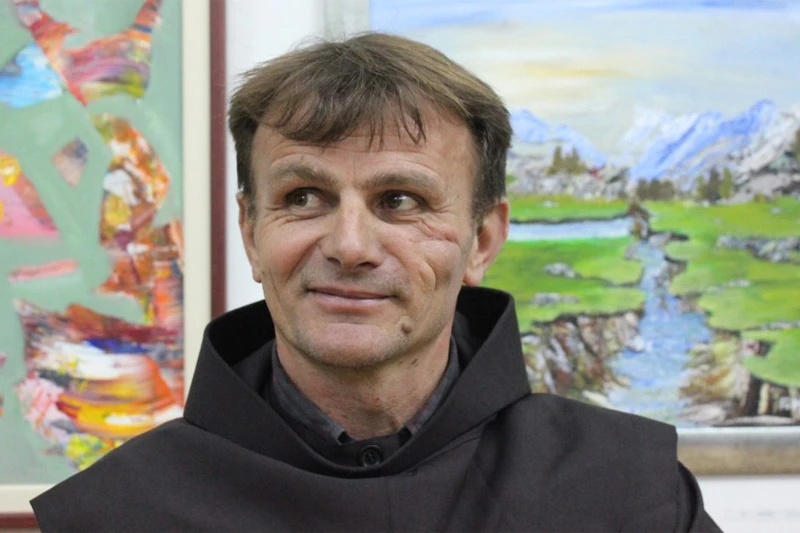 Čapljina: Otvorena 14. samostalna izložba slika fra Bože Radoša