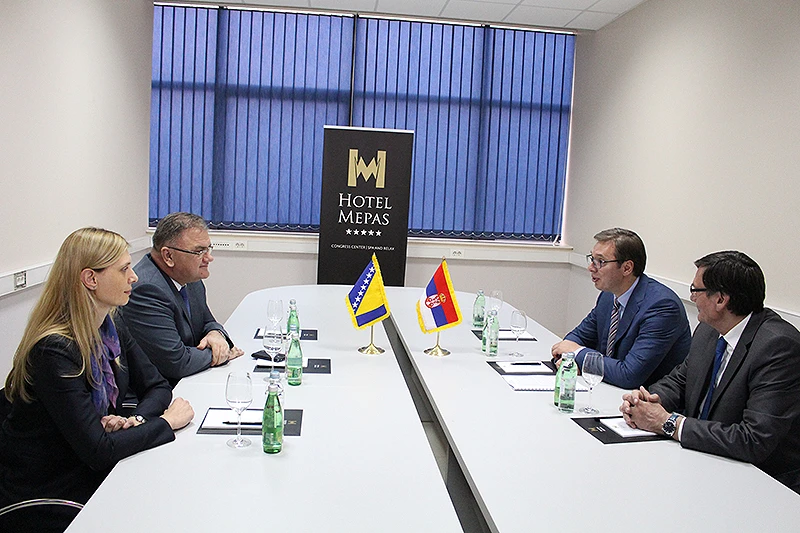 Ivanić – Vučić: Srpska strana je za okretanje budućnosti