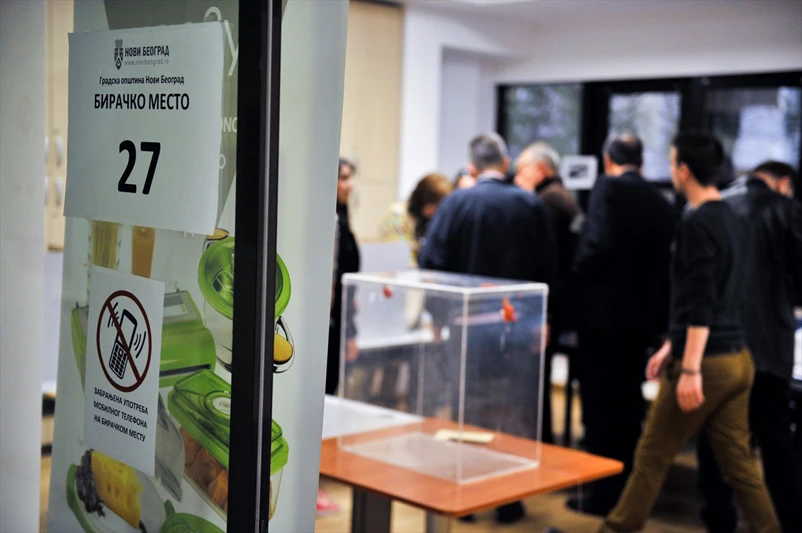 Otvorena birališta u Srbiji: Novog predsjednika bira 6.724.949 građana