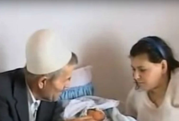 Dedo kupio mladu, pa dobio dijete u 71. godini