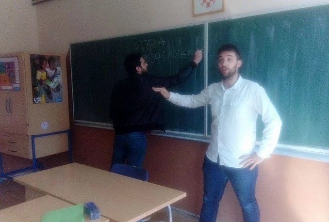 Predstavnici Debatnog kluba održali predavanje srednjoškolcima