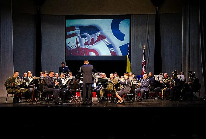 Uz 'Happy' Pharrella Williamsa završen koncert britanskog i bh. vojnog orkestra