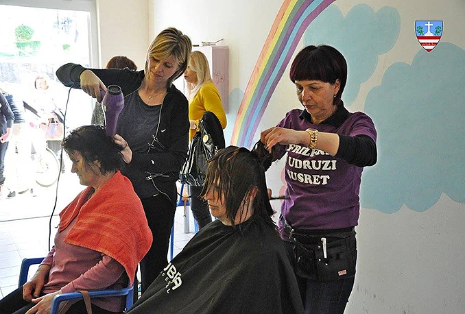 Humanitarna akcija ''Frizura u Udruzi Susret'' nastavljena i u 2017. godini