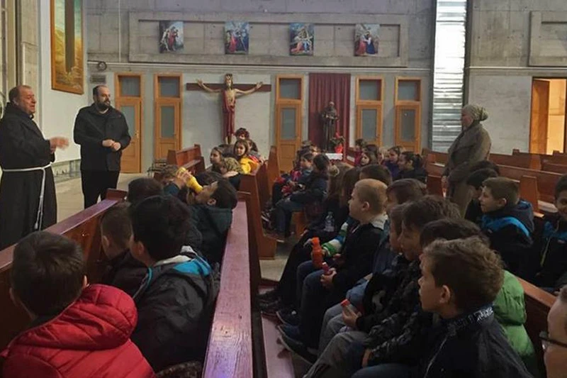 Mladi Mostarci vjeronauk slušaju i u džamiji i u crkvama