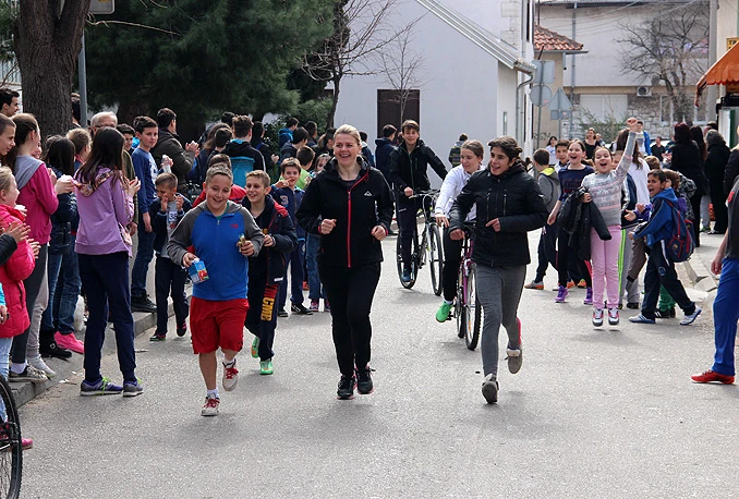 OŠ Mujaga Komadina slavi 57. rođendan: U srijedu kros i biciklistička utrka