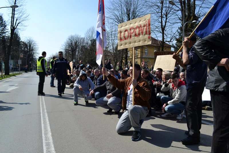 Radnici ŽRS-a drugi dan u štrajku glađu, iz Vlade pozivaju na razgovore
