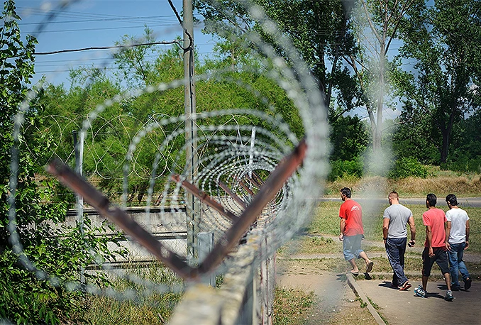 Mađarska diže drugu ogradu na granici sa Srbijom