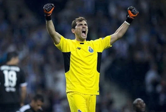 Casillas iza sebe ostavio i Maldinija