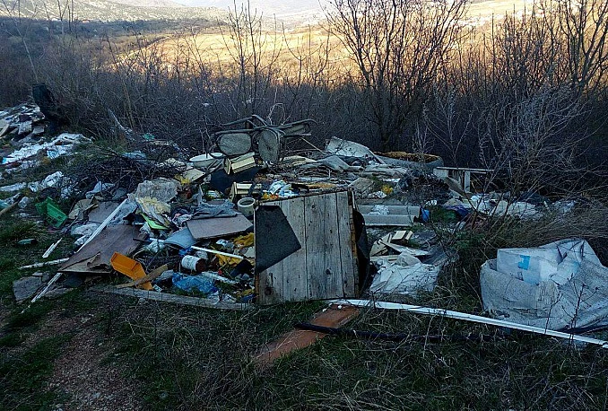 Vihovići u strahu nakon eksplozije: Tko zna što se nalazi u otpadu kojim smo zatrpani