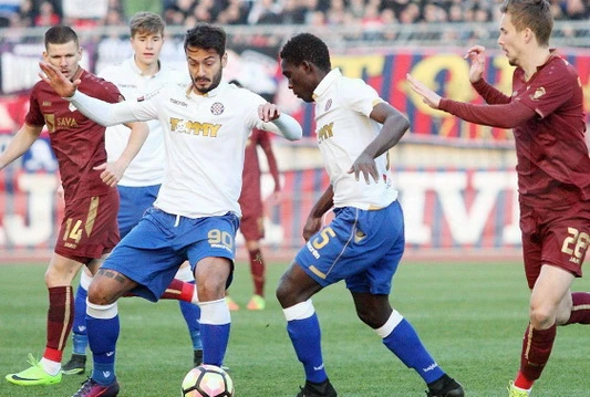 Jadranski derbi bez pobjednika, Dinamo se približio Rijeci