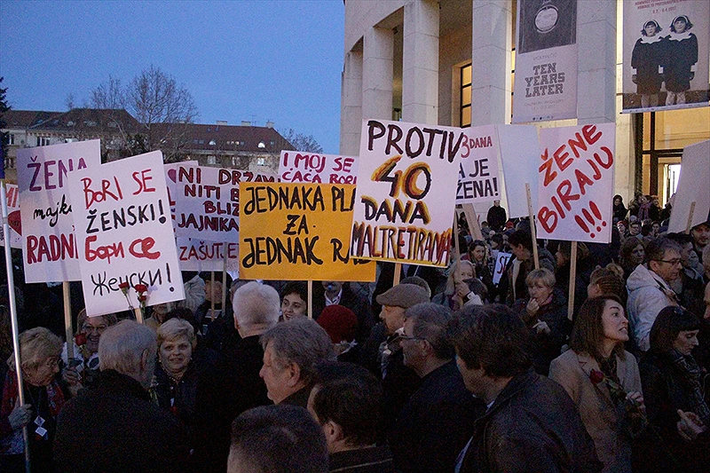 Noćni marš za prava žena: "U boj, u boj, za jajnik svoj"