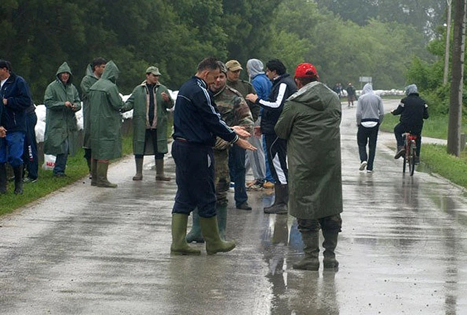 Evakuacija dva čobana i oko 700 ovaca koje je zaplavila Bosna