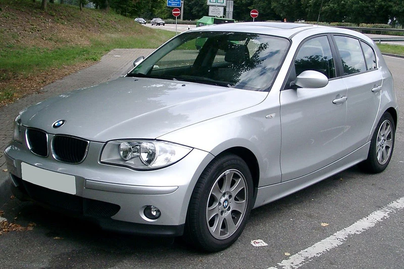 HNŽ: Ukradena dva BMW-a i putne torbe