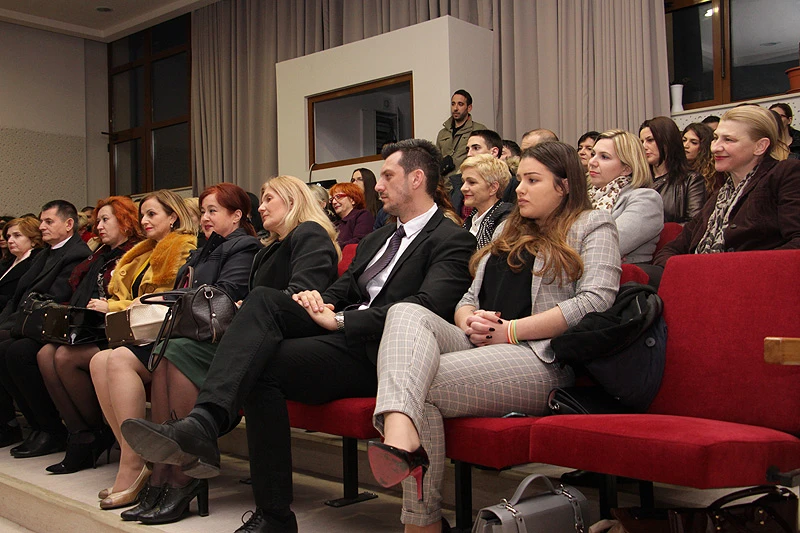 Mladenačka delikvencija: U škole uključiti socijalne radnike