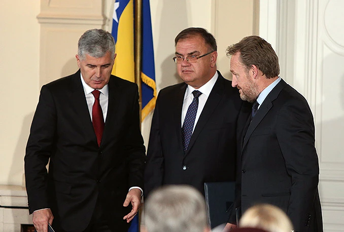 Na čija će leđa pasti revizija?