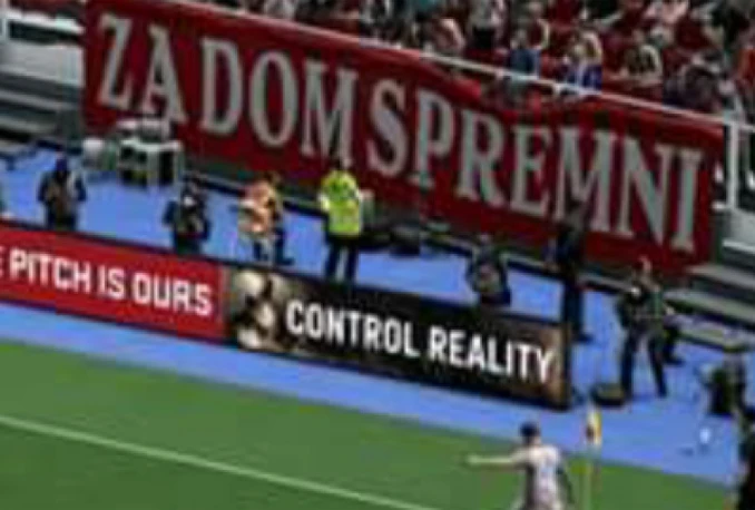 PES na tribinu s hrvatskim navijačima stavio transparent 'Za dom spremni'