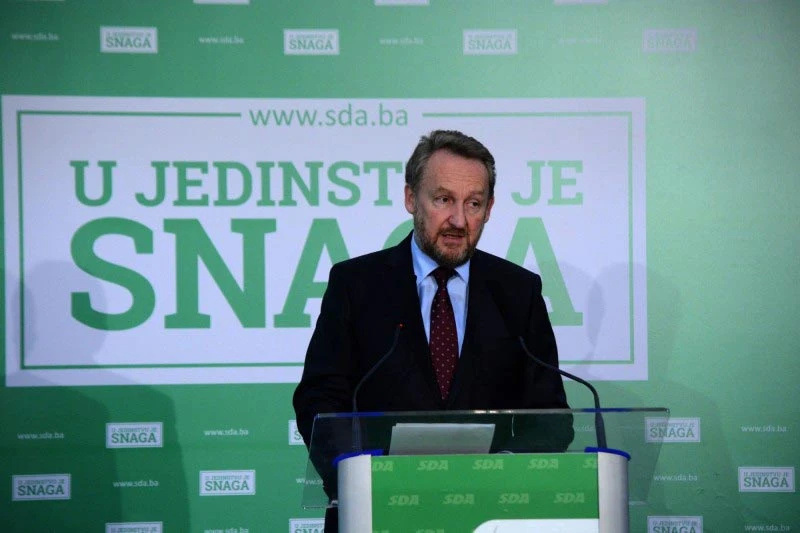 SDA se nasmijala SDS-u