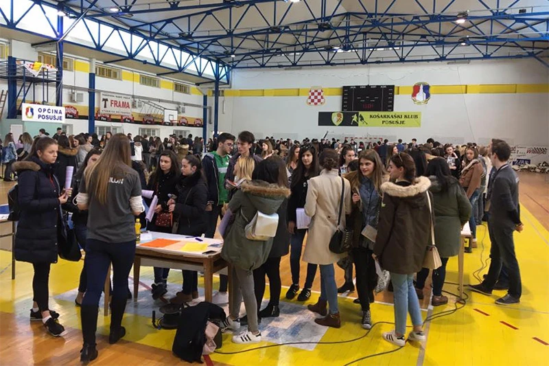 Preko 350 maturanata iz Hercegovine na Sajmu fakulteta Sveučilišta u Zagrebu