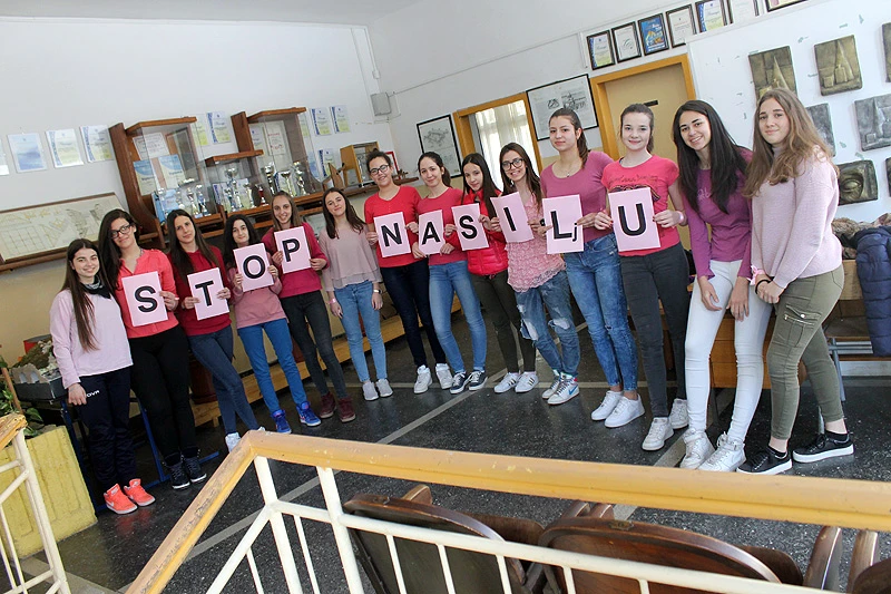 Mostarski učenici poručili: Stop nasilju!