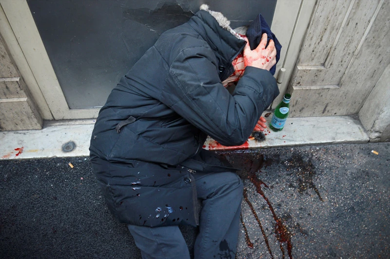 Taksisti blokirali središte Rima i fizički se sukobili s policijom