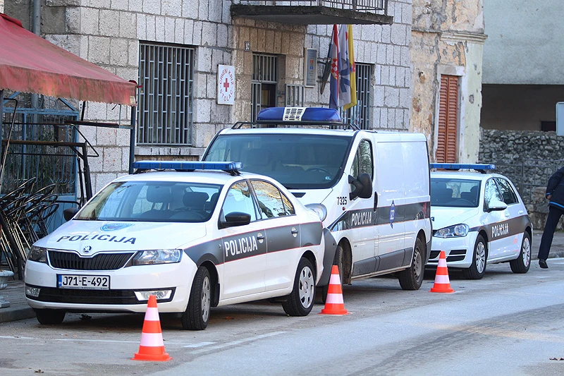 Stolac: Vlada zahvalna policiji jer su izbori prošli bez izgreda
