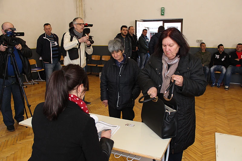 Zatvorena birališta u Stocu