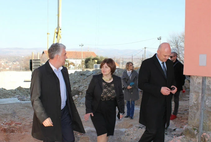 Herceg posjetio obnovljenu školu u Crnićima