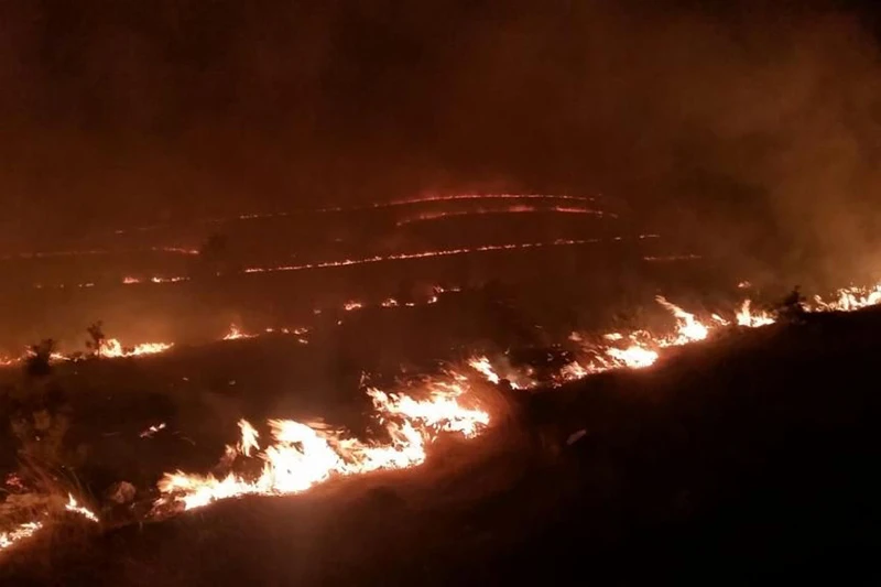 Požarna fronta u Tomislavgradu duga više od dva kilometra
