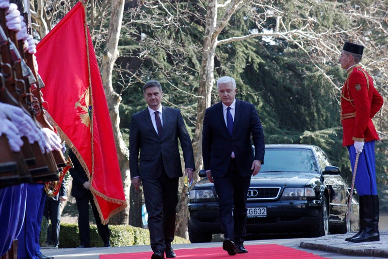 Zvizdić stigao u posjetu Crnoj Gori