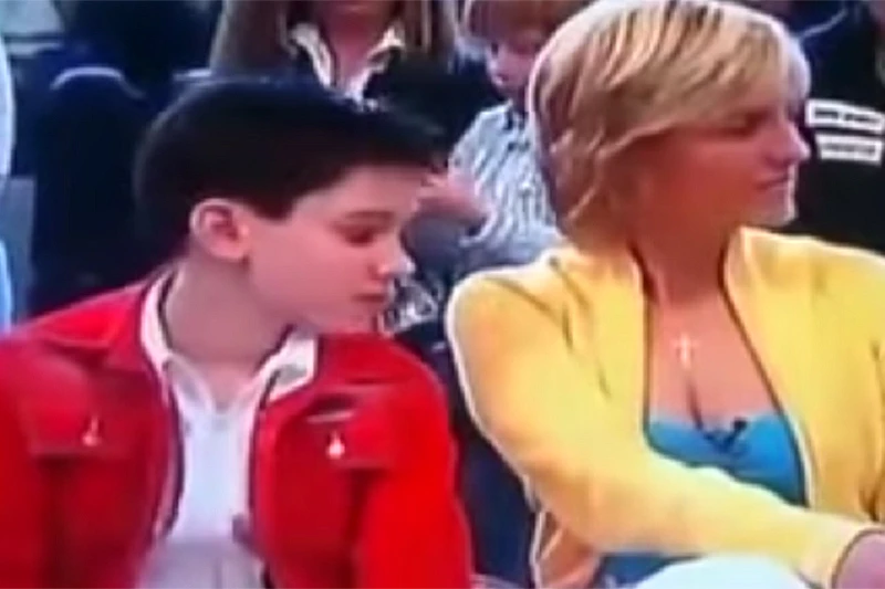 Charlie Sheen podijelio video Dine Jelusića koji gleda u dekolte Sanje Doležal