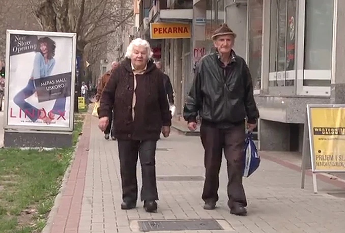 Obustavljena isplata 26.500 federalnih mirovina