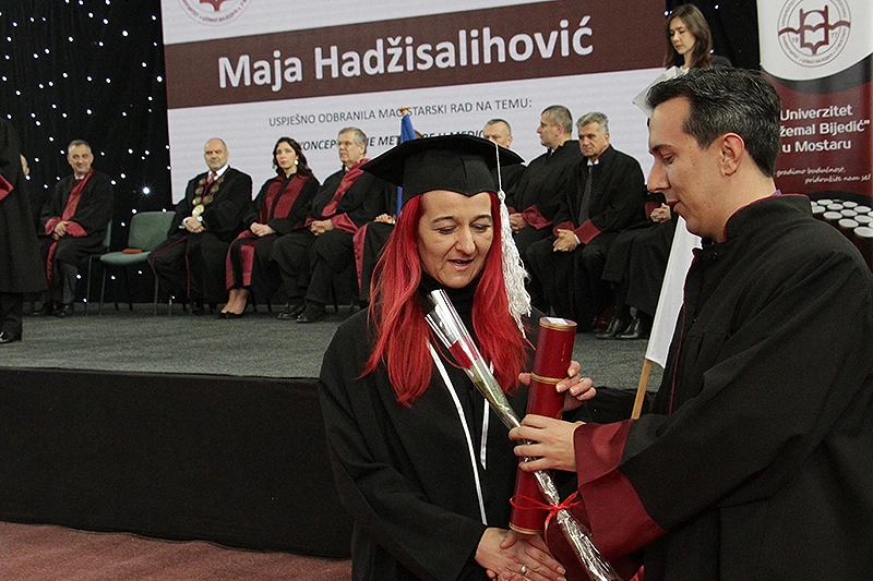 FOTO | Promovirani dipomanti i magistranti Univerziteta 'Džemal Bijedić'