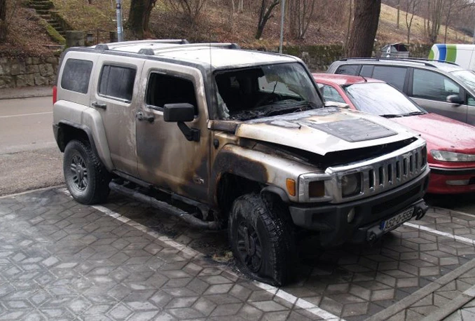 U Banja Luci zapaljen Hummer bivšeg načelnika CJB Banja Luka
