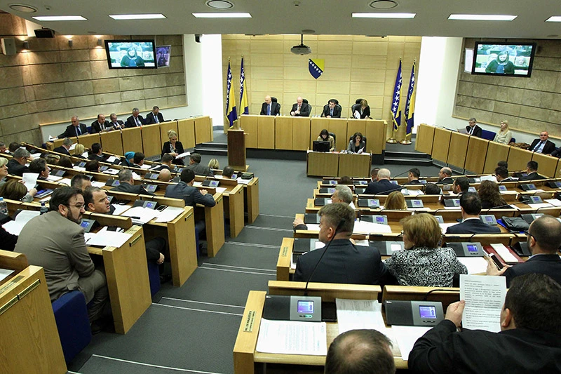 Zanima li vas kako rade parlamentarci?