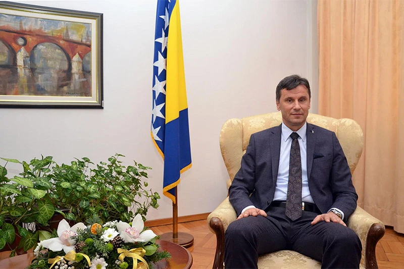Novalić za Bljesak: Povlačenje moje kćerke s posla bit će točka i za sve druge