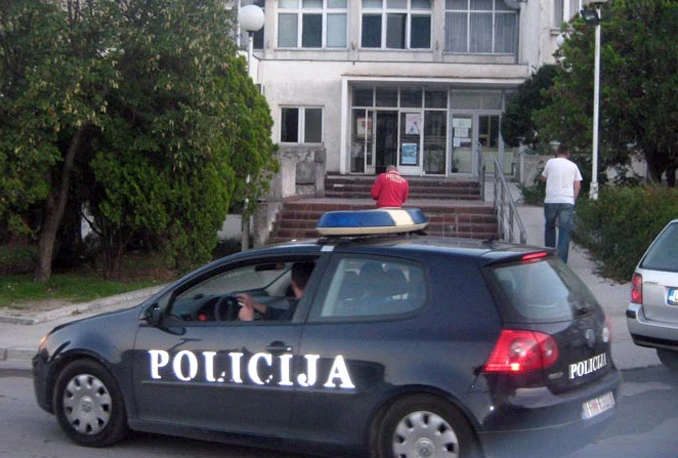 Ubio nevjenčanu suprugu, ranio punicu, a sebi prerezao vrat