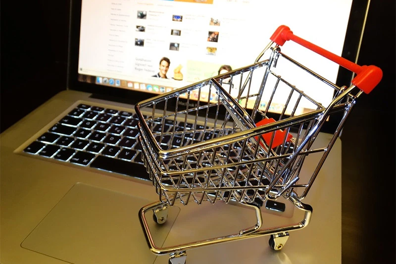 Građani zatrpali ombudsmane zbog carinjenja internet-pošiljki