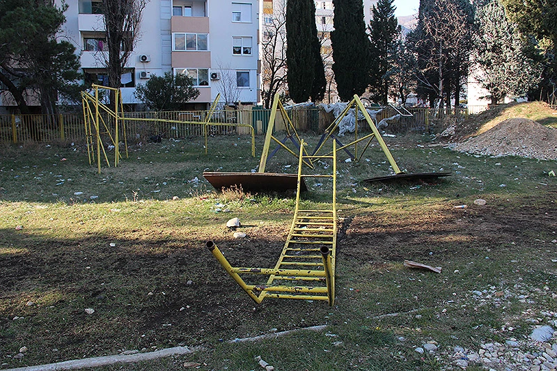 Igrališta i parkovi u Mostaru na čekanju, a obećano nije napravljeno