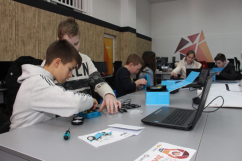 Projekt SPARKreators - donacija 500 robota osnovnim školama u BiH