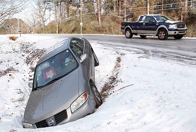 U olujnom nevremenu život izgubilo 20 osoba