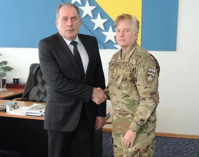 NATO nas prati