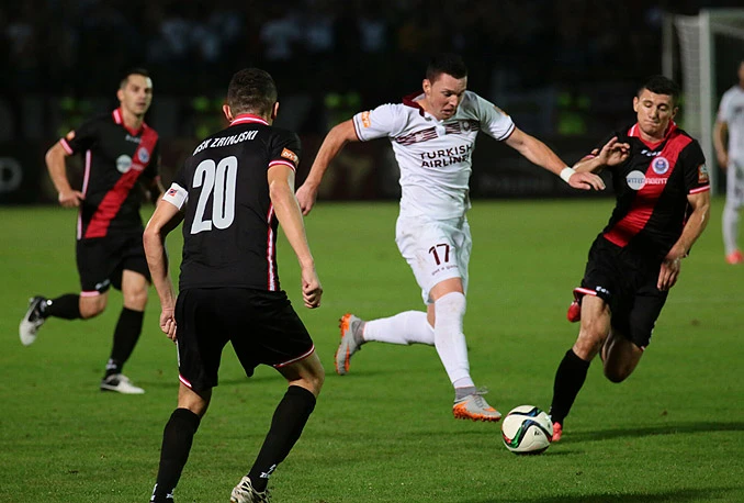 Eintracht i HSV žele Duljevića?