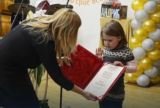 Djevojčica pročitala 298 knjiga prošle godine