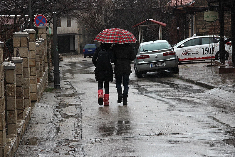 Mostar pod ledom: Oprez na zaleđene kolnike